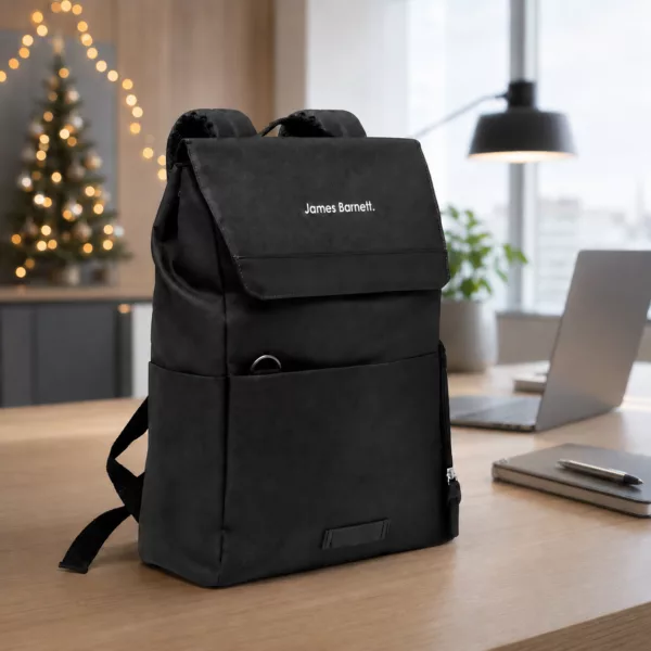 6d51440b-c59b-4118-9b61-85494be20a43 Sac à dos ordinateur portable 15" en RPET 600D personnalisé – Image 1