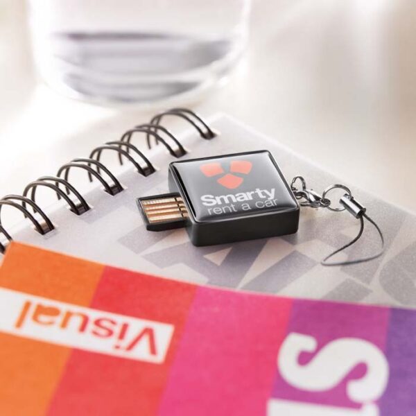 MO1067-03_F1BA94F9.jpg Clé USB Carrée avec Doming Personnalisé – Image 1