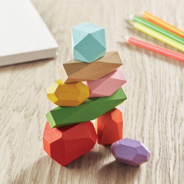 MO6710.jpg Jeu de 8 pierres à empiler en bois coloré personnalisées – Image 1