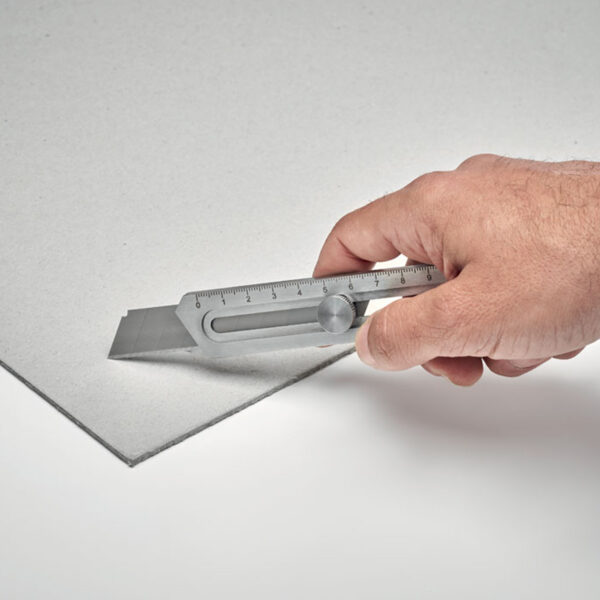 MO6970.jpg Cutter rétractable multi-outils personnalisé – Image 1