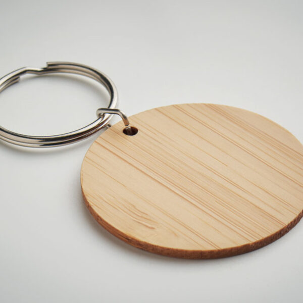 MO6977-1.jpg Porte-clés rond en bambou personnalisé – Image 1