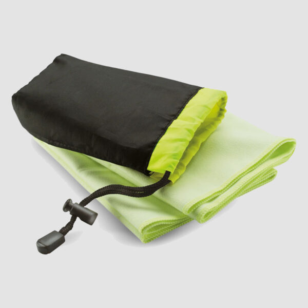 kc6333.jpg Serviette de sport en polyester et polyamide personnalisée - 80 x 40 cm – Image 1