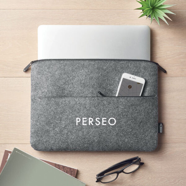 mo6419.jpg Sacoche pour ordinateur portable 14" en feutre RPET personnalisée – Image 1