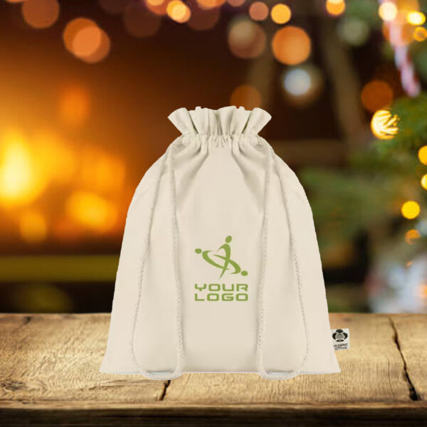 mo6635.jpg Pochon cadeau moyen format à cordon en coton biologique personnalisé – Image 1