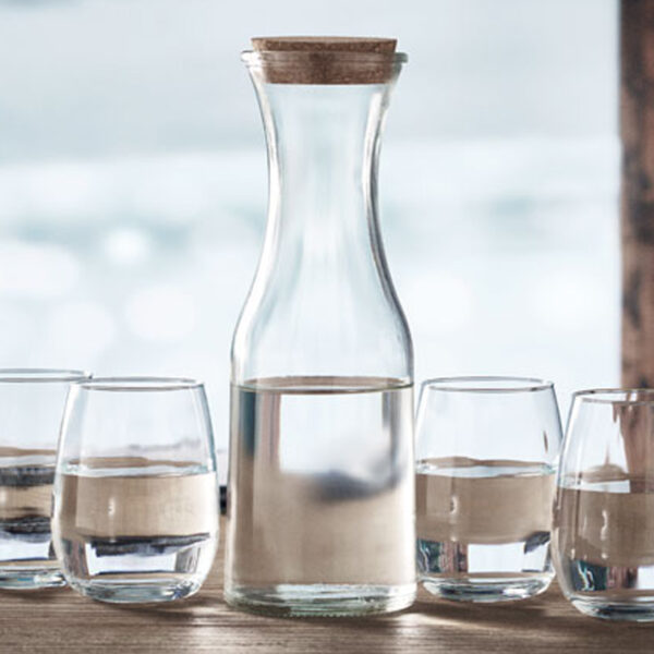 mo6655.jpg Carafe en verre recyclé avec couvercle en liège personnalisée – Image 1