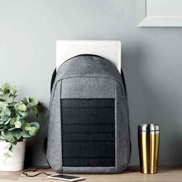 mo9640.jpg Sac à Dos avec Chargeur Solaire Intégré personnalisé – Image 1
